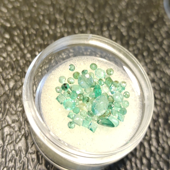 Faceted Mixed Lot Small Columbian Emeralds #153 - Picture 3 of 4